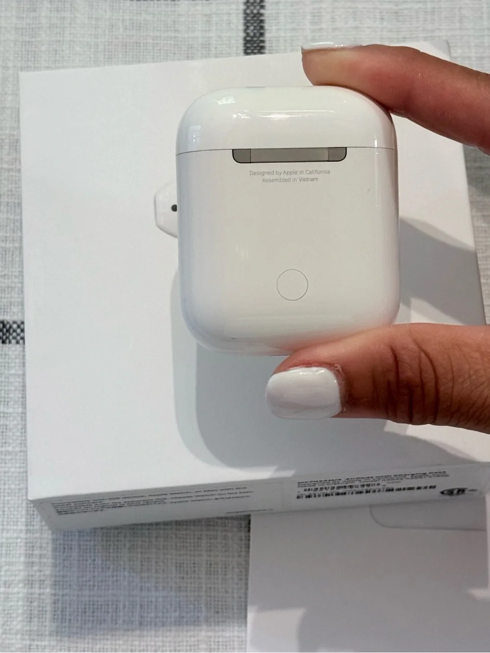 Apple AirPods (2nd Gen) with Charging Case